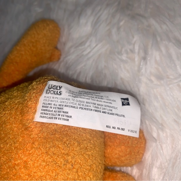 1 Count Hasbro Ugly Dolls Artist Series 9” Wage Plush Age 4 Years & Up - Picture 2 of 4